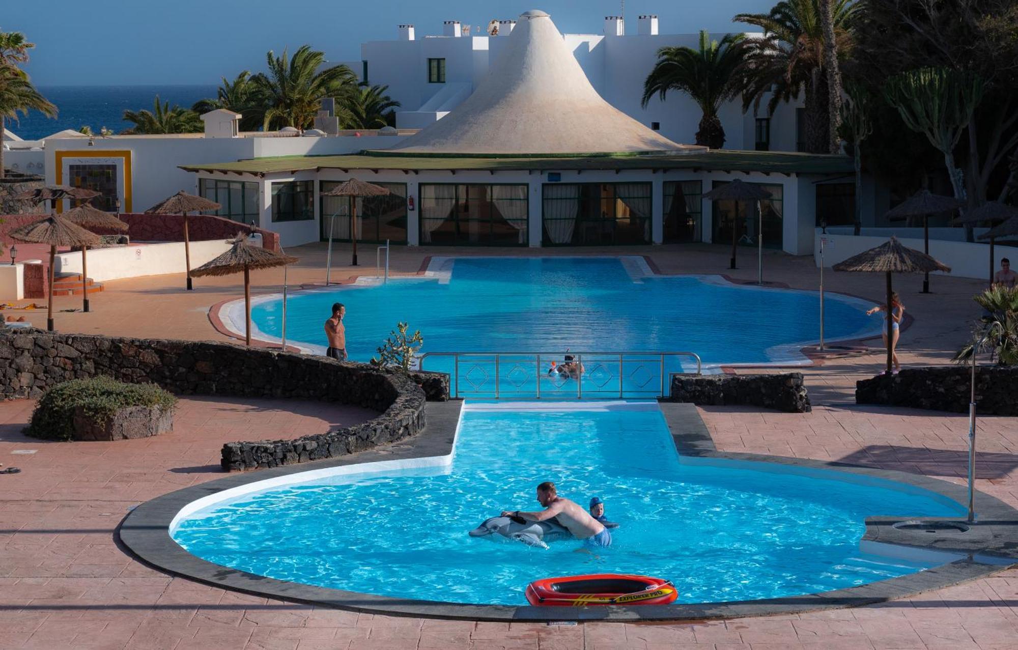 Luxury Apartamento Luz De Mar Complejo Playa Roca Costa Teguise Bagian luar foto